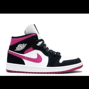 Nike Womens WMNS Air Jordan 1 Mid
Sneakers